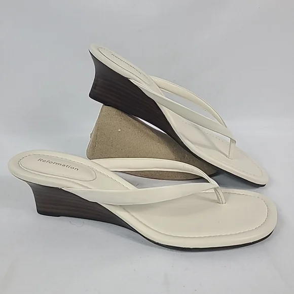 NEW Reformation Amelia Thong Wedge Sandal in White Brown Size 9 MSRP $228 - Picture 1 of 6